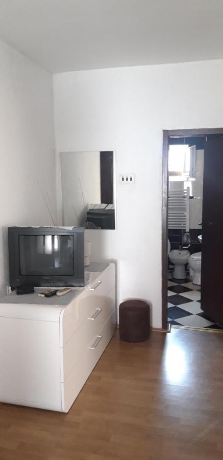 Apartments Holiday Вранє Екстер'єр фото